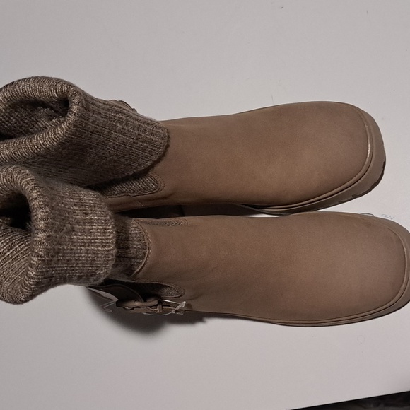 Blondo Roary Waterproof Bootie - Picture 5 of 9